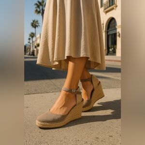 Tom Pons Espadrille Wedges Natural Fibers Taupe Clasp Prong Spring Summer Party